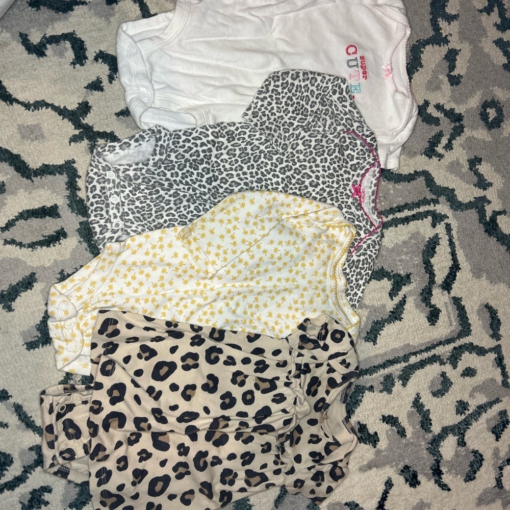 carters onesie Set 6 months​
